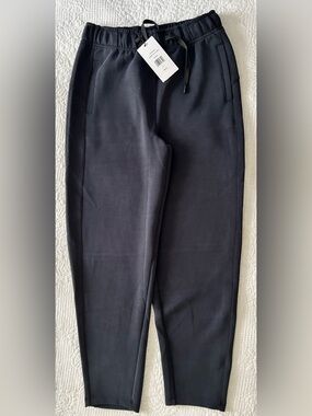 Thrive Societe Women’s Black Jogger Pants